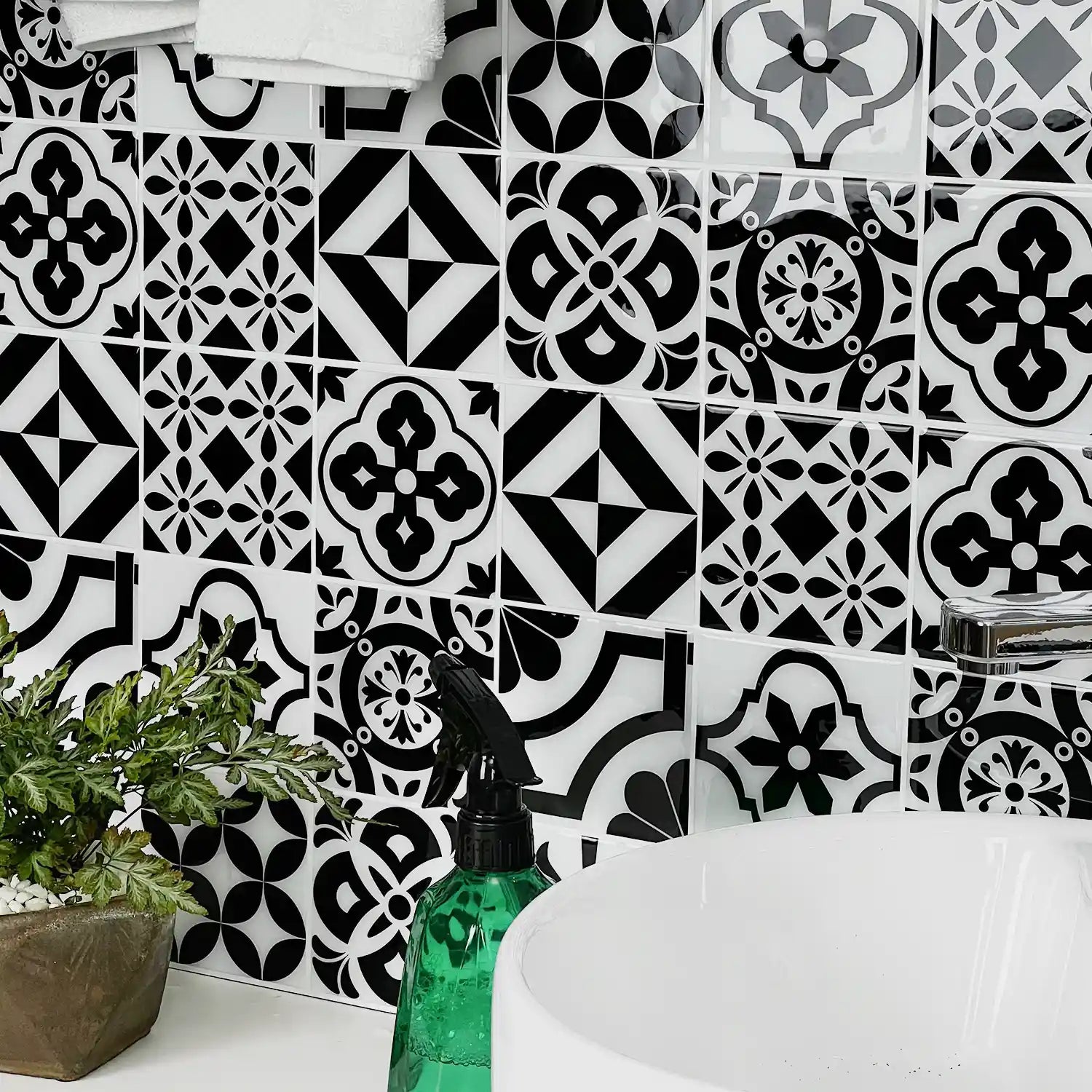 Stickwoll Chic Monochrome Drapes -Stickwoll